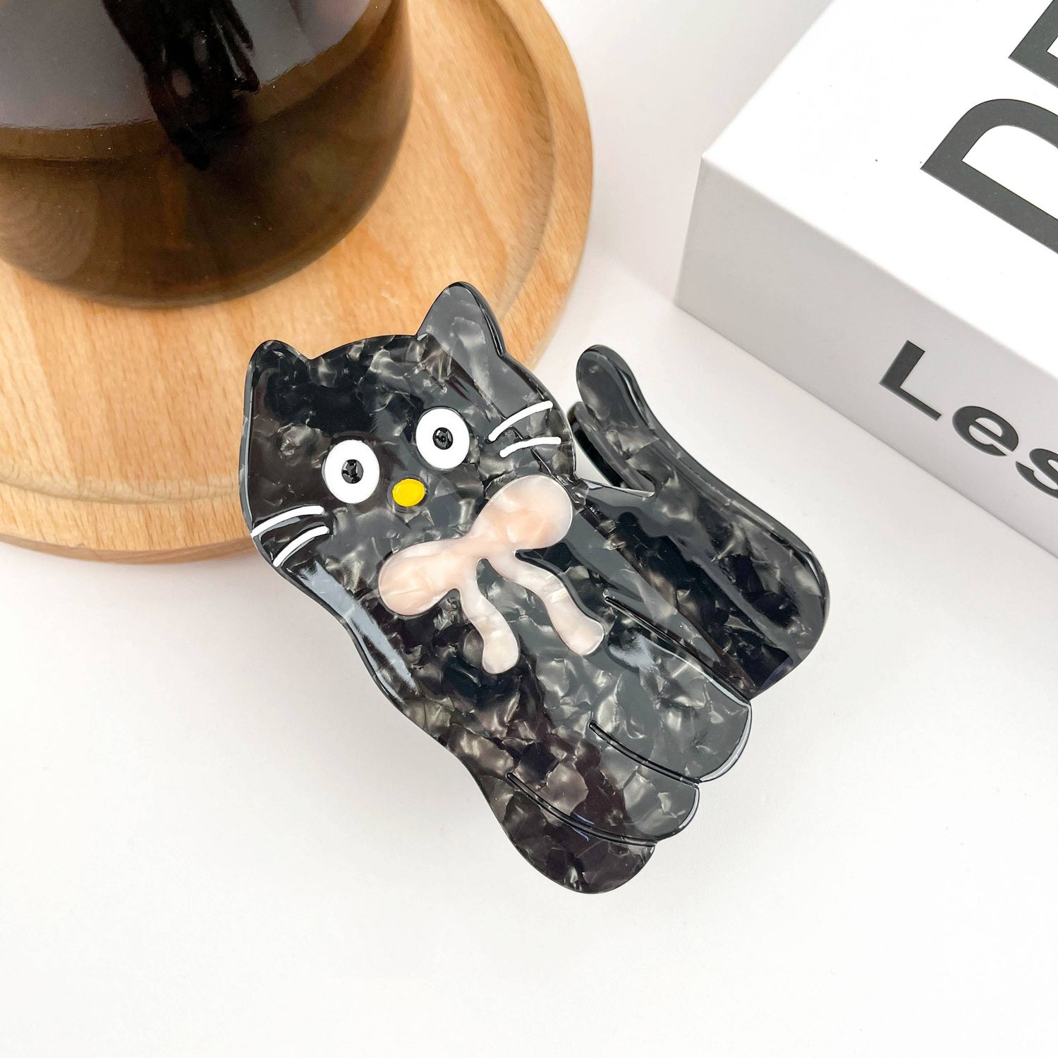 Sitting Cat Hair Claw Black