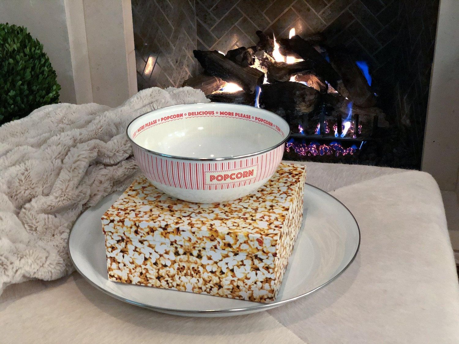 Showtime Enamelware Share Bowls