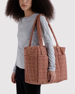 Small Cloud Carry-On Tan Houndstooth