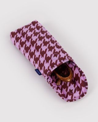 Baggu Puffy Glasses Sleeve Pink Houndstooth