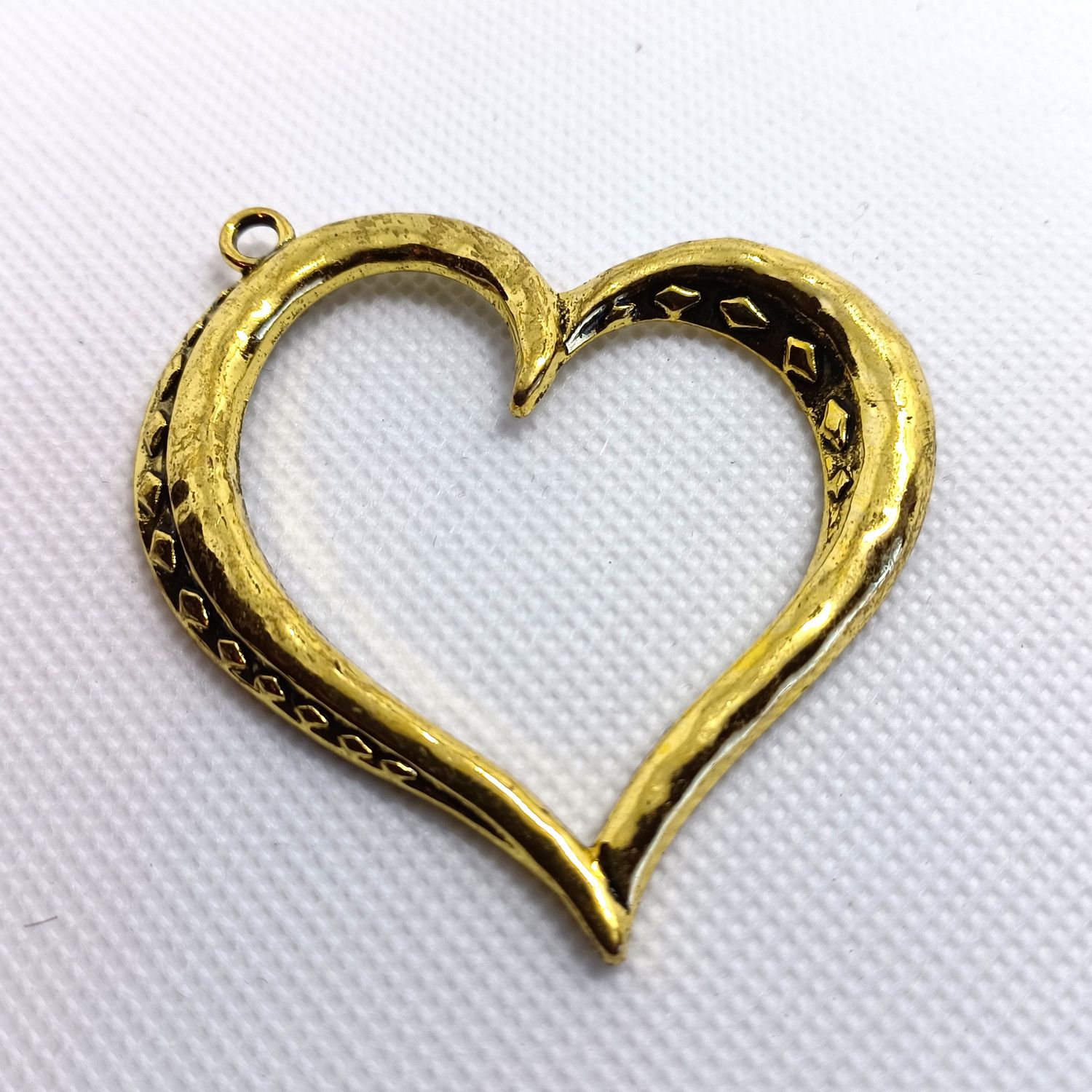 Heart Shaped Pewter Gold Pendant (1 Piece)