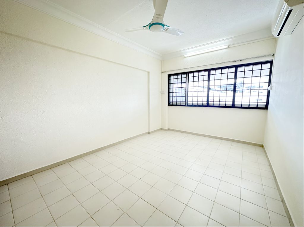 Unique 4 Room Unblock View For Rent at Tampines!