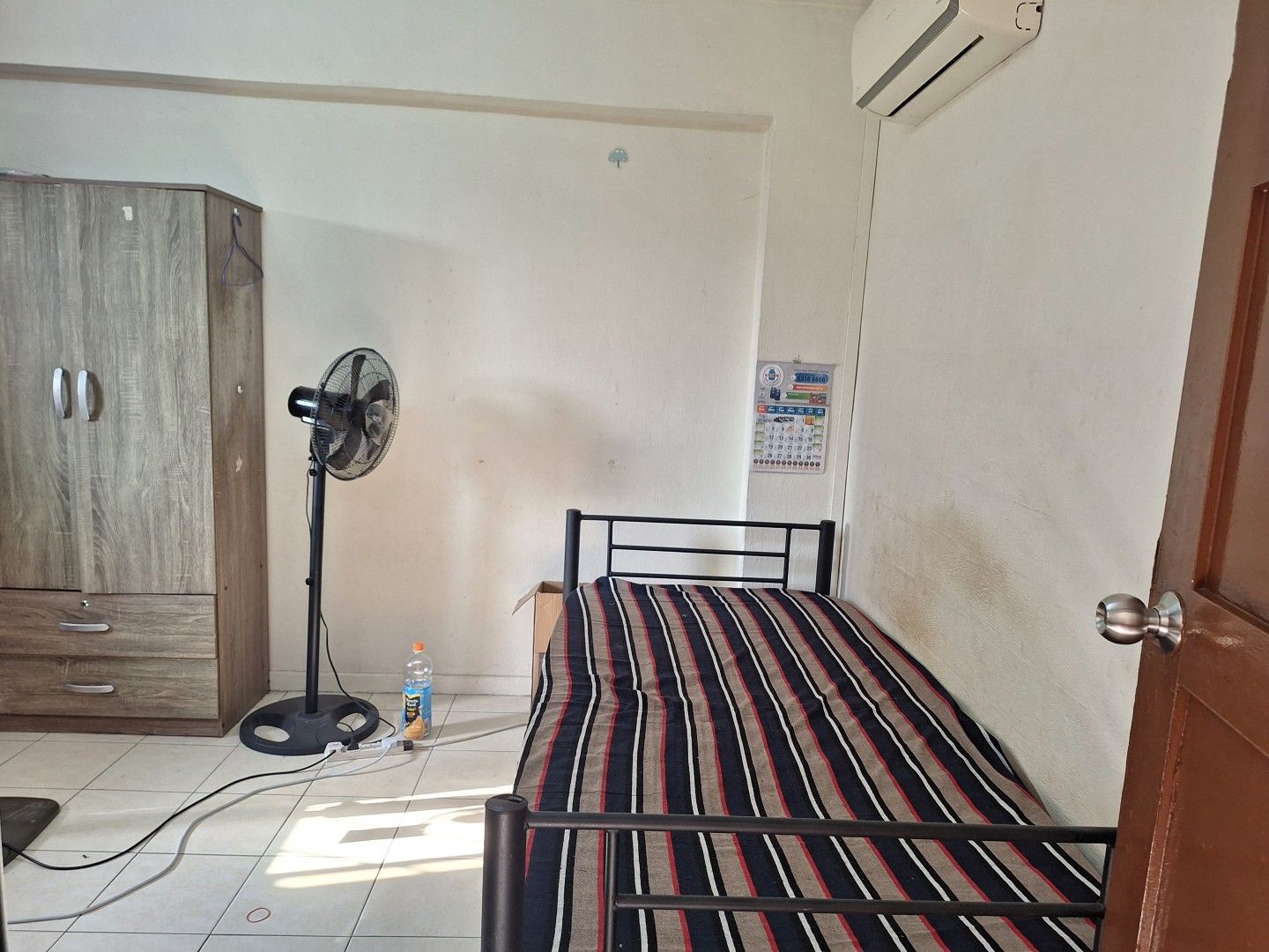 (Room Sharing) Boon Lay MRT Common Room