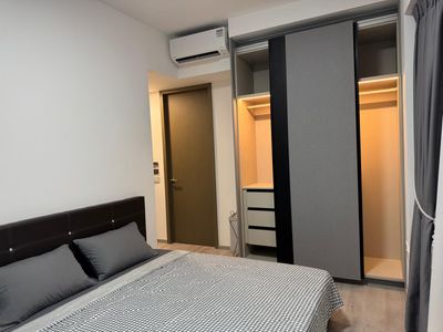Buona Vista MRT Master Room