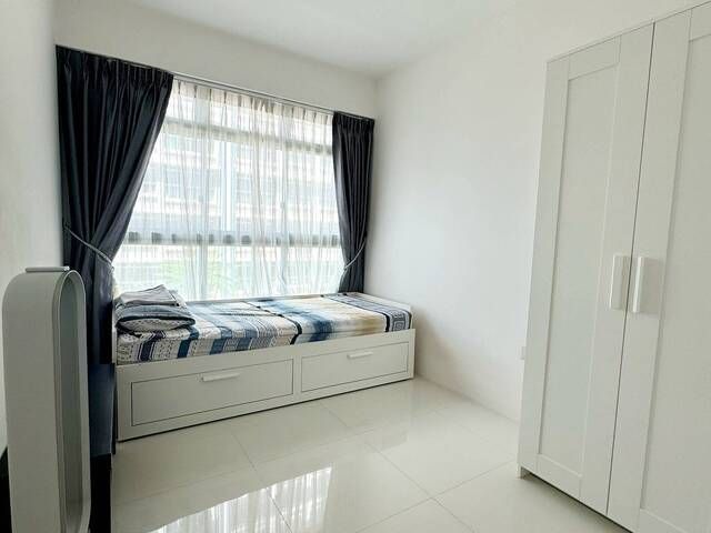 Punggol MRT Master Room