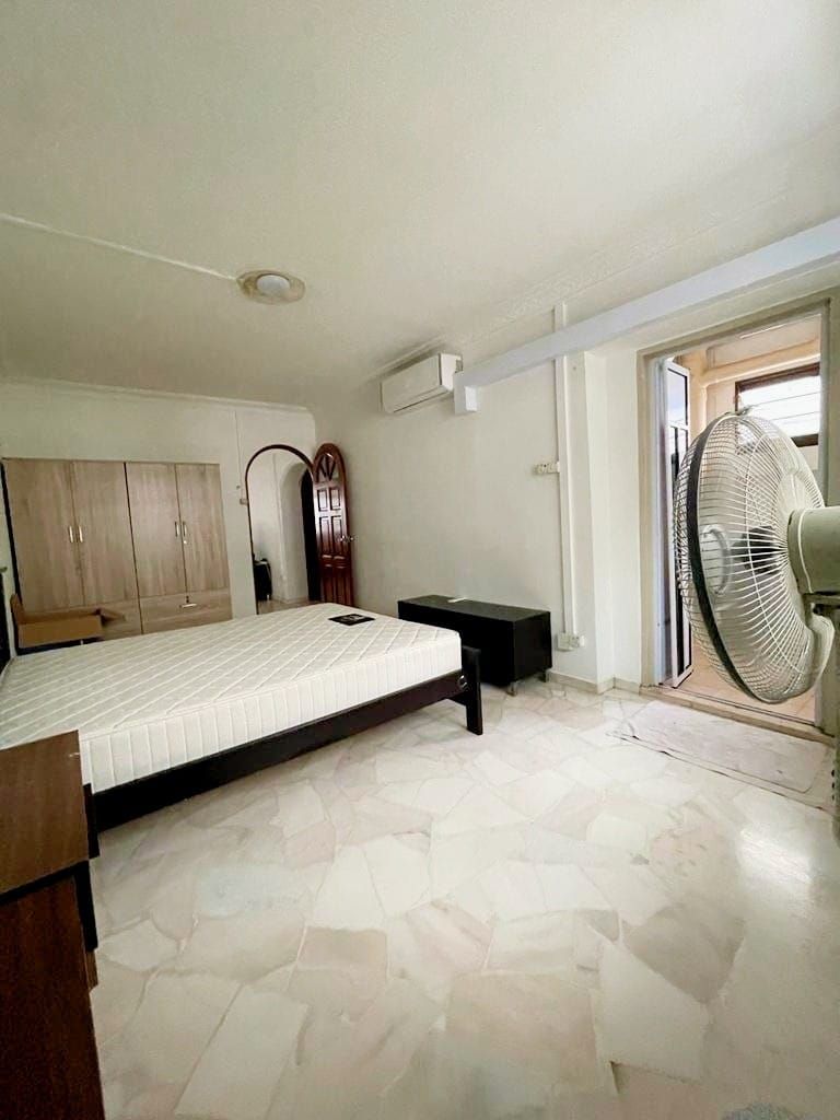 Admiralty MRT Master Room