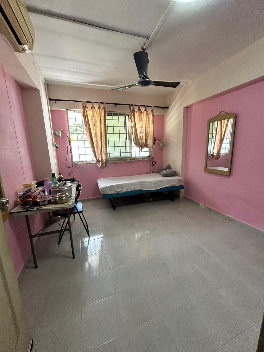 Ang Mo Kio MRT Common Room