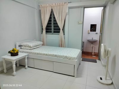 Bukit Batok MRT Master Room