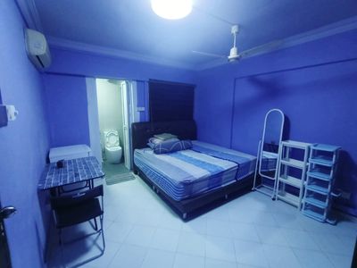 Kovan MRT Master Room