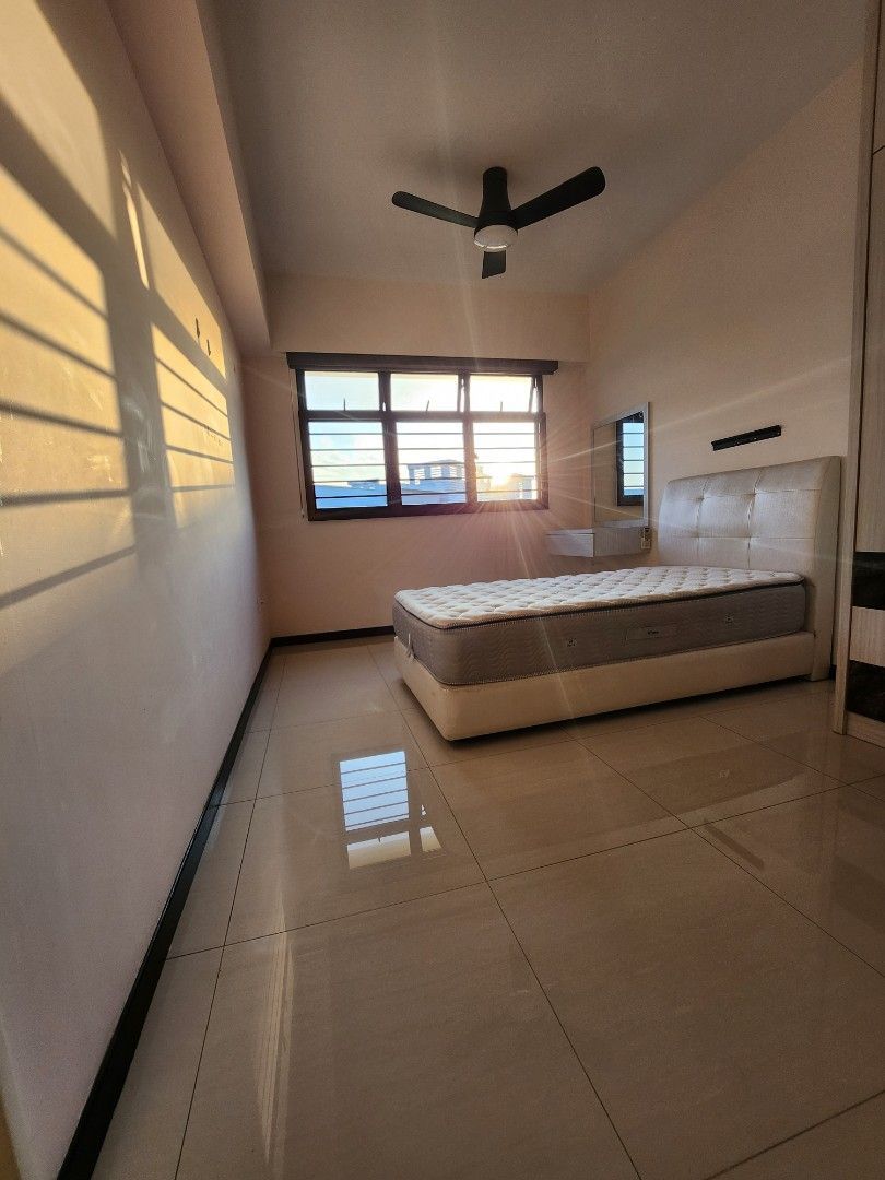 Hougang MRT Master Room