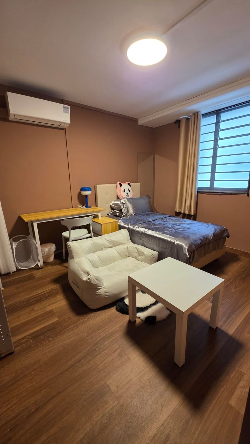 Buona Vista MRT Common Room
