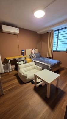 Buona Vista MRT Common Room