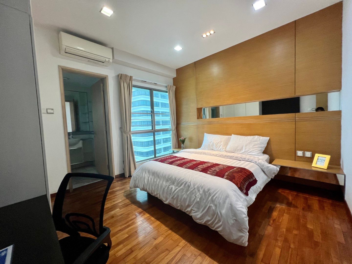 Newton MRT Master Room