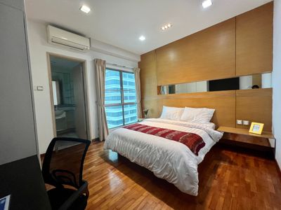 Newton MRT Master Room