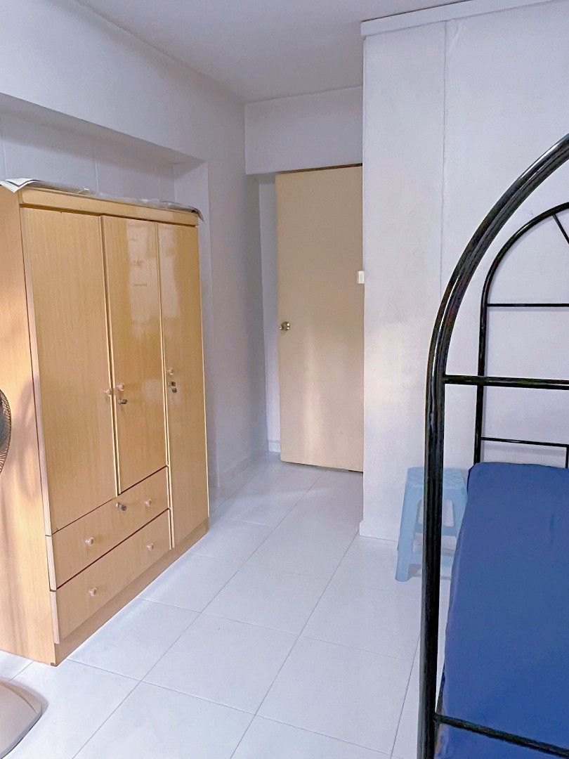 (Room Sharing) Bukit Batok MRT Common Room
