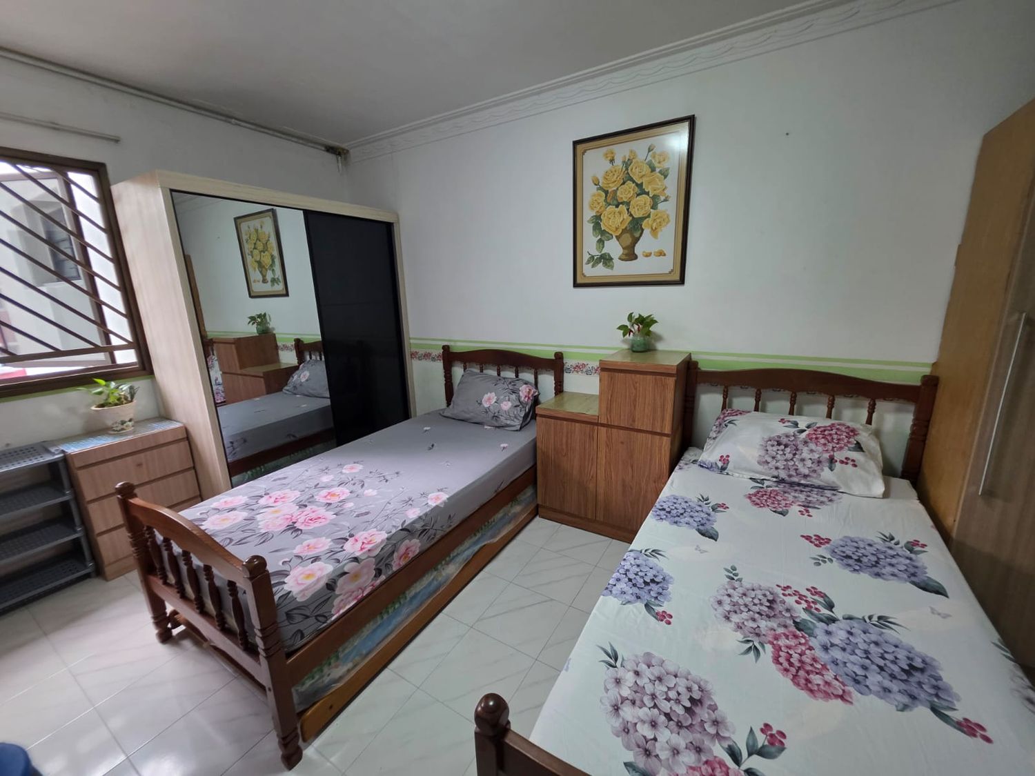 (Room Sharing) Hougang MRT Common Room