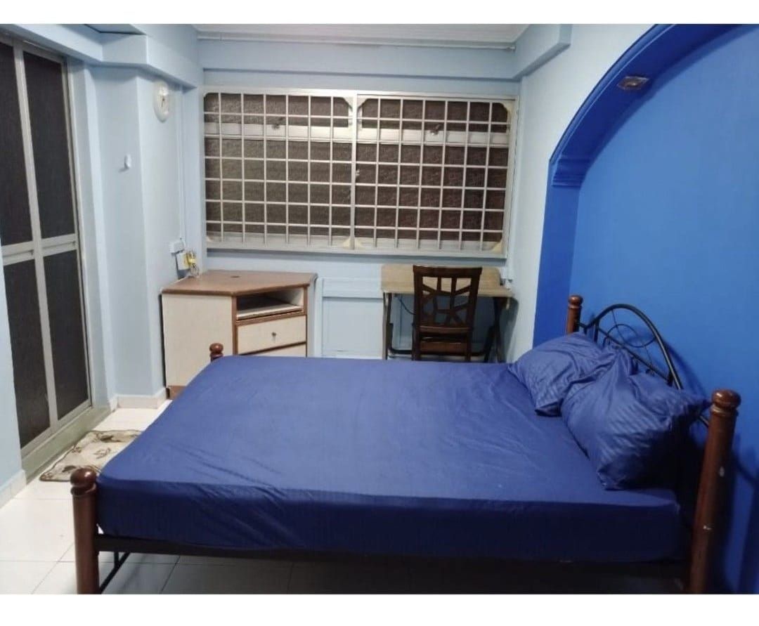 Redhill MRT Master Room