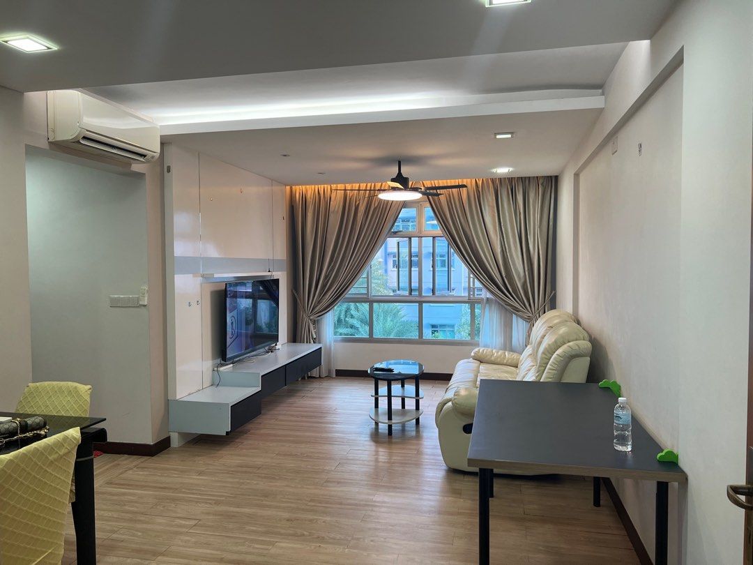 Unique 5 Room For Rent at 209B PUNGGOL PLACE!