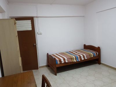 Potong Pasir MRT Master Room