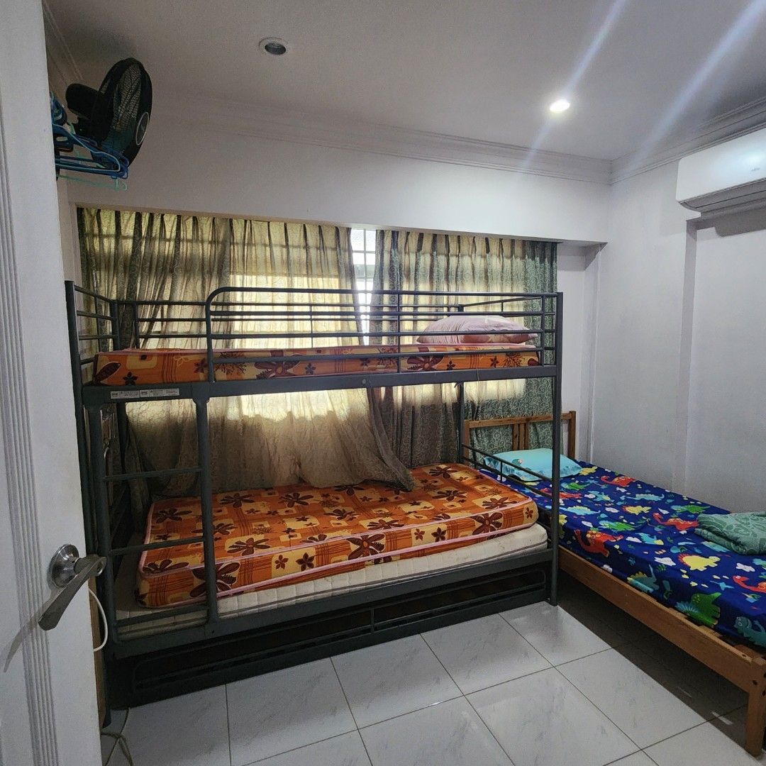 (Room Sharing) Hougang MRT Common Room