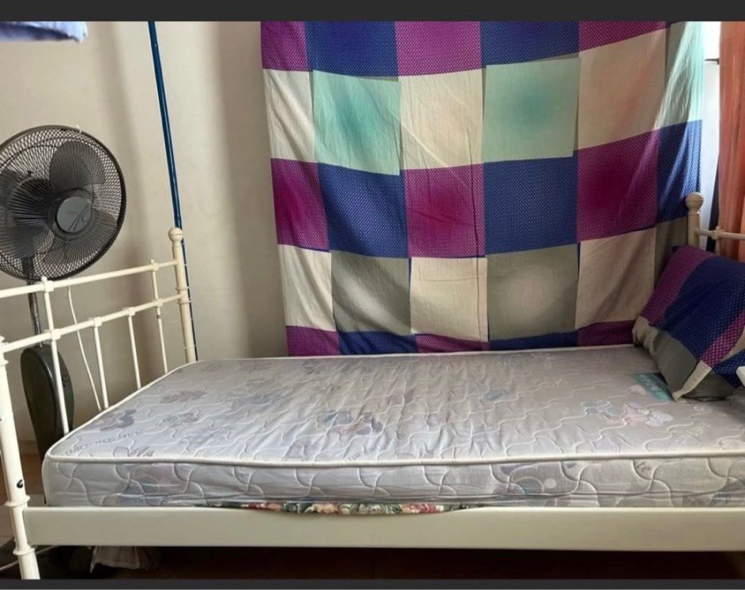 (Room Sharing) Hougang MRT Common Room