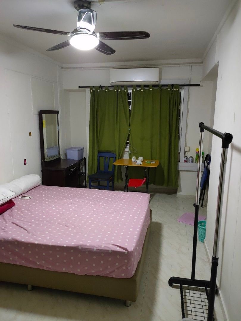 Admiralty MRT Master Room