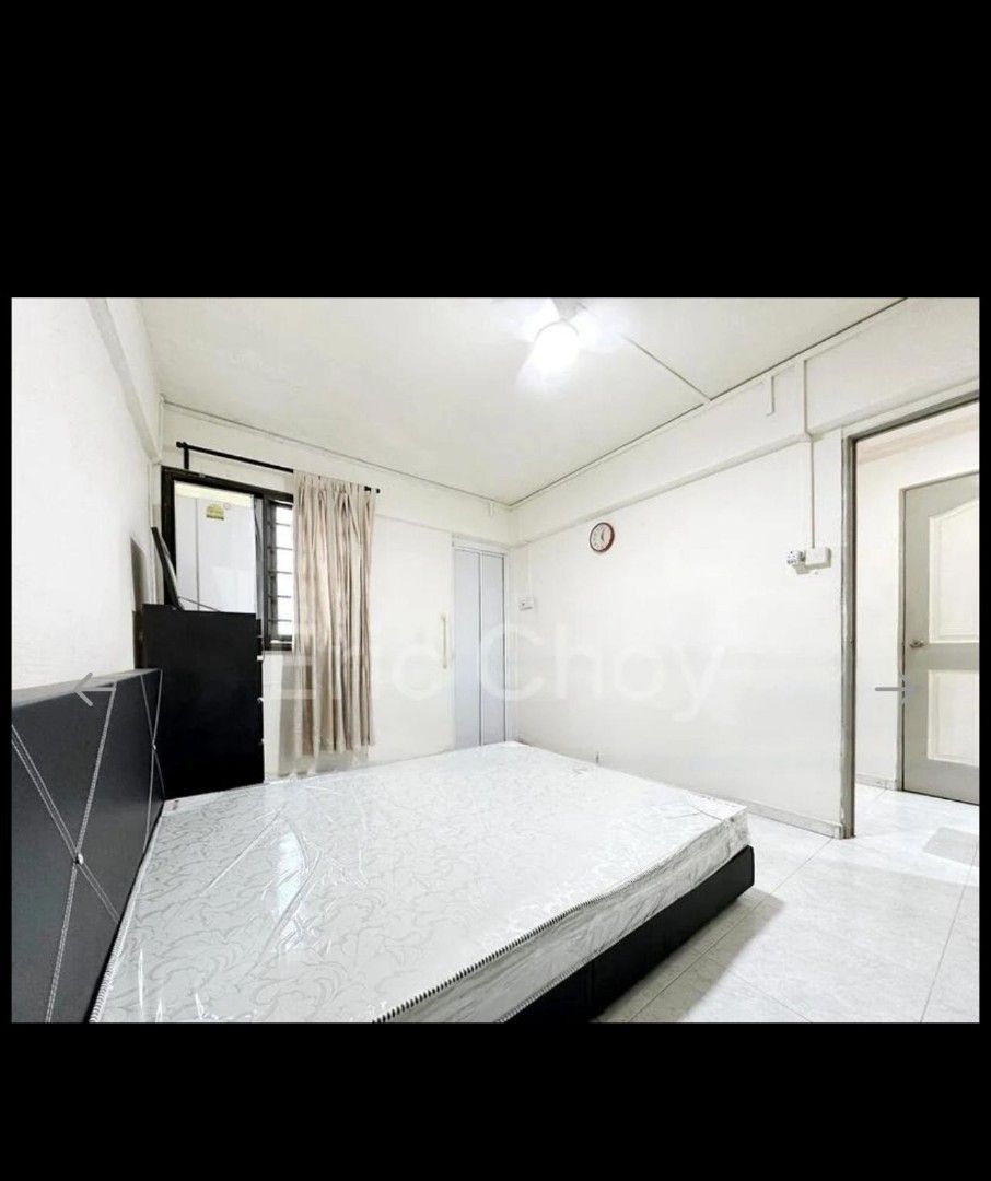 Woodlands MRT Master Room