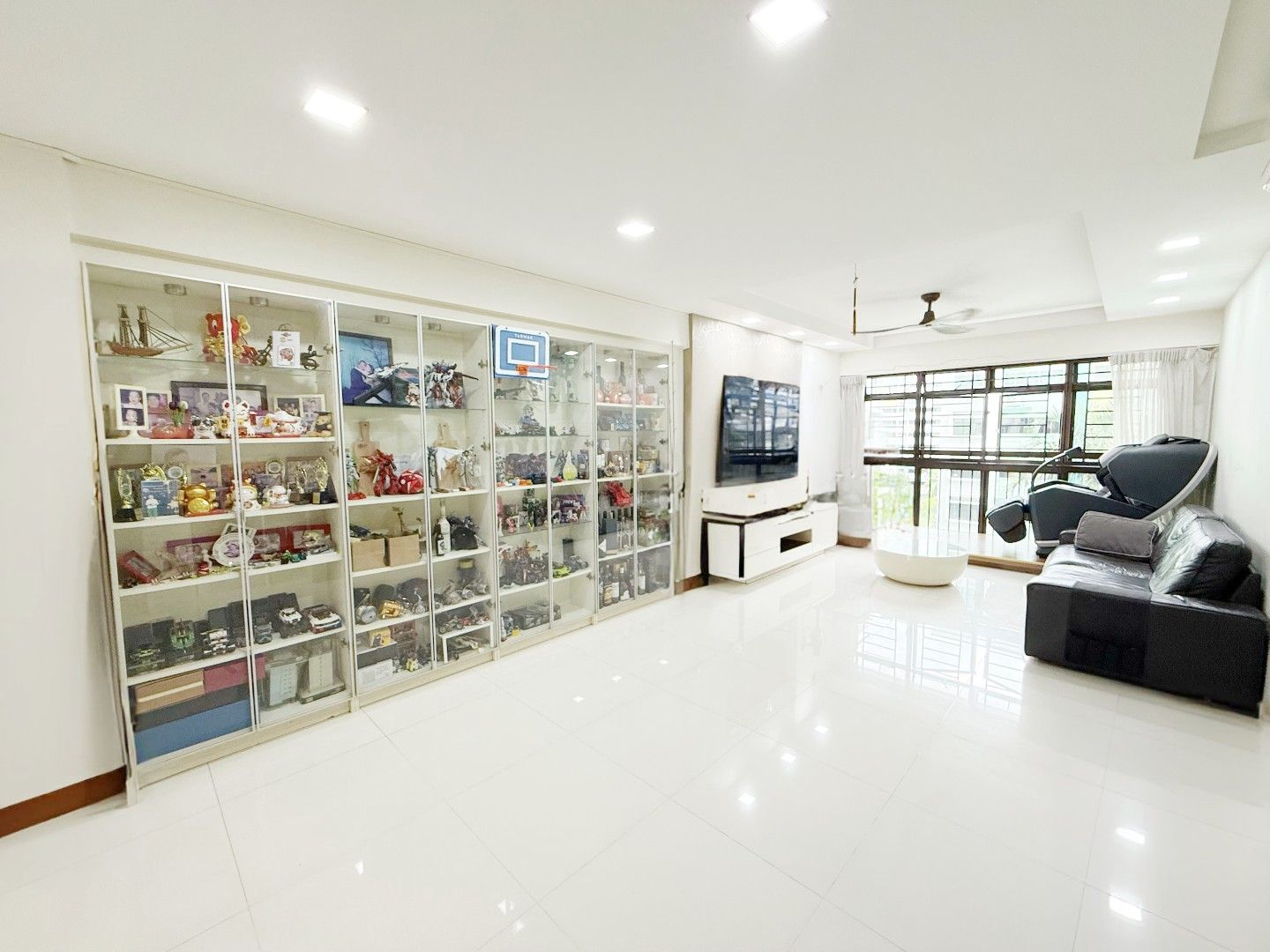 ​Unique 4 Room HDB For Rent at WOODLANDS DRIVE 14!