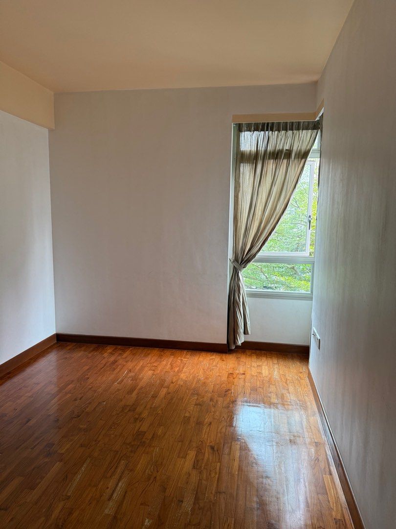 Punggol MRT Master Room