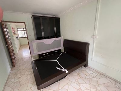 Admiralty MRT Master Room