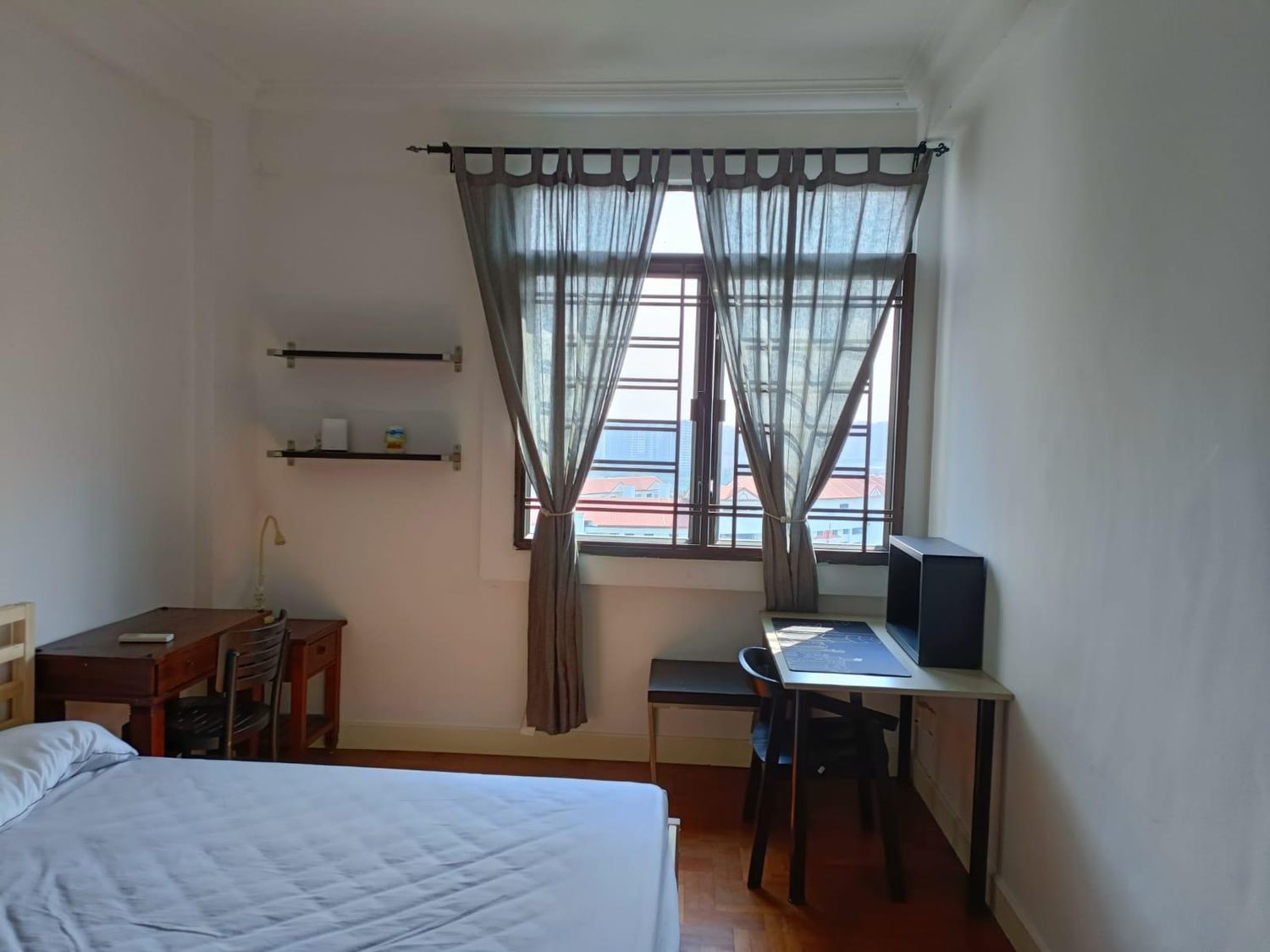 Jurong East MRT Master Room