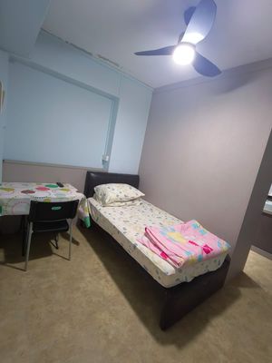 Hougang MRT Master Room