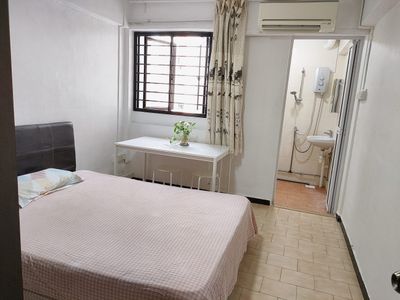 Jurong East MRT Master Room