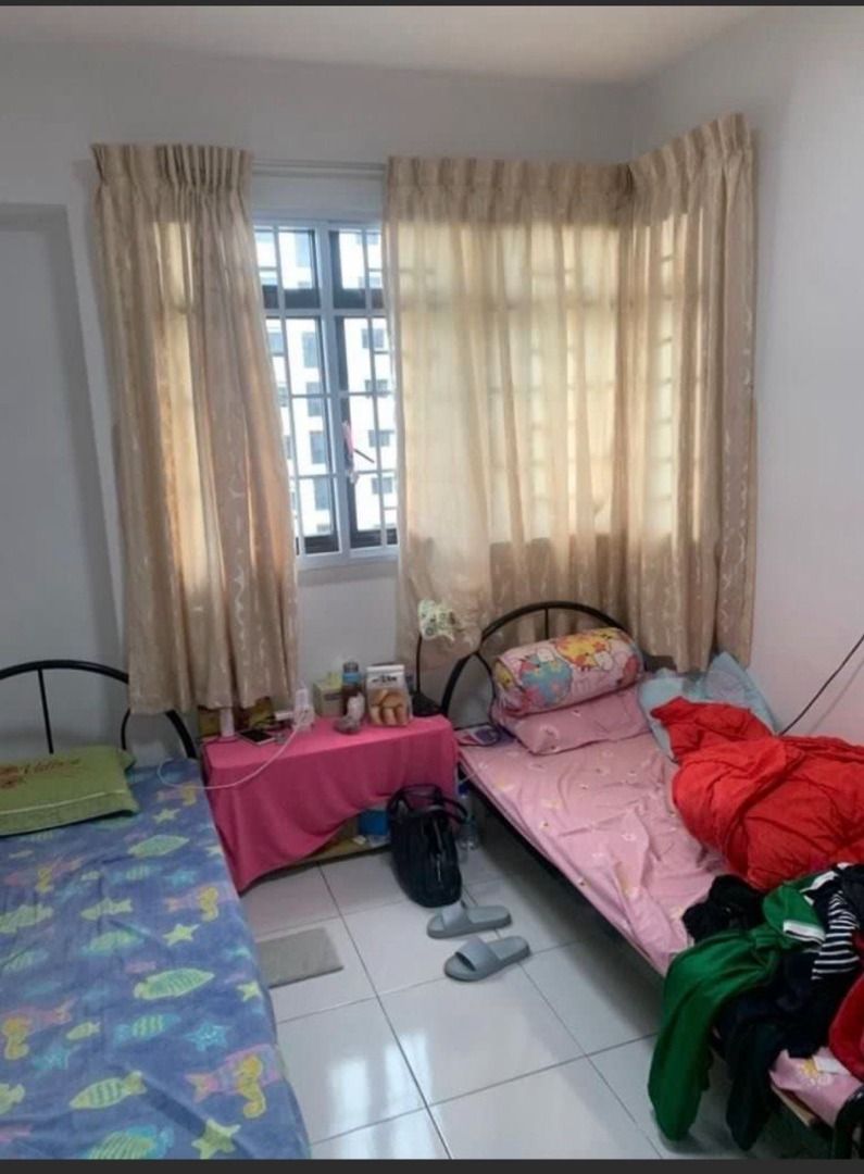 Pioneer MRT Common Room