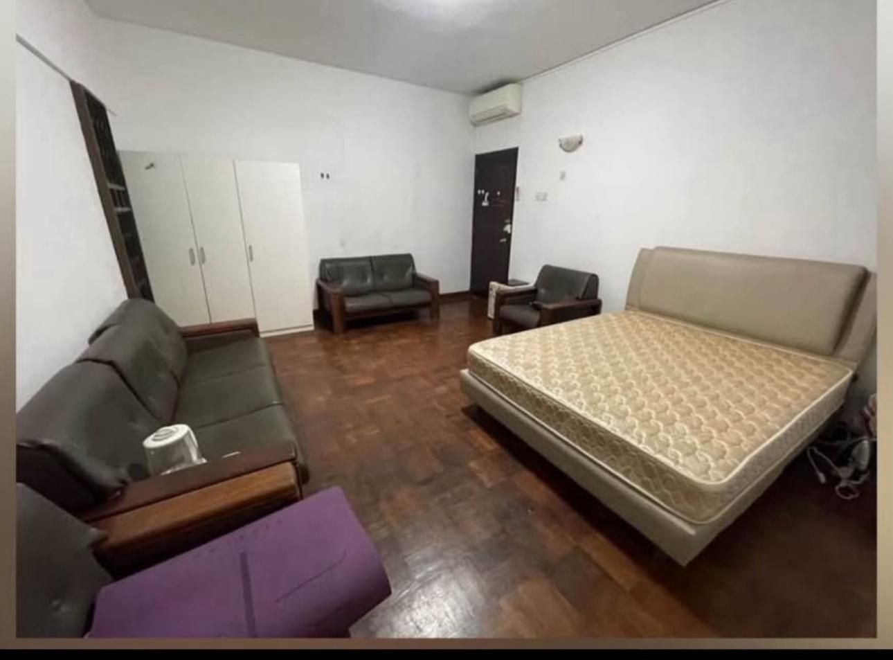 Tiong Bahru MRT Master Room