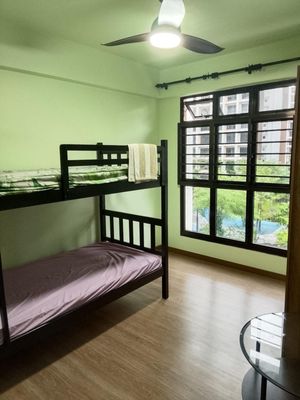 Tengah MRT Common Room