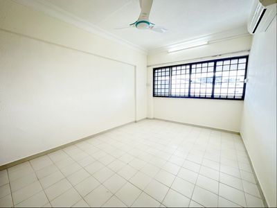 Unique 4 Room Unblock View For Rent at Tampines!