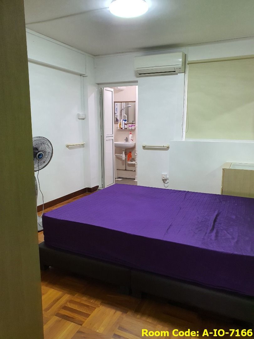 Jurong East MRT Master Room