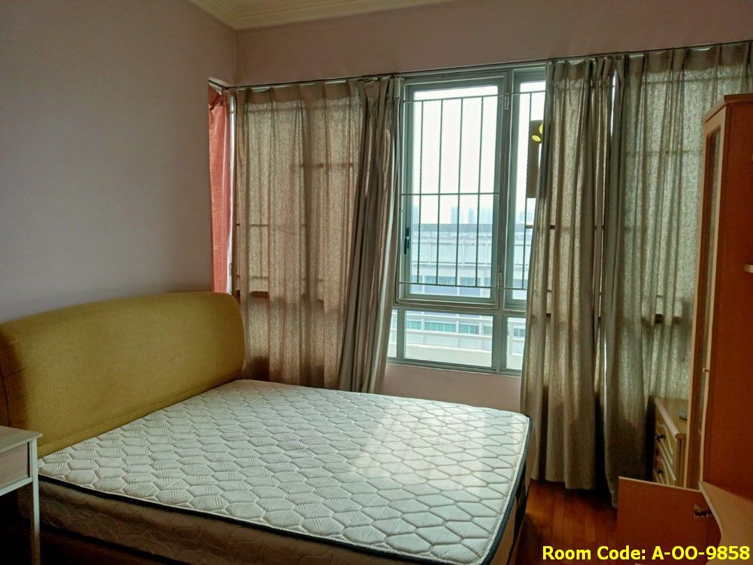 Bishan MRT Master Room