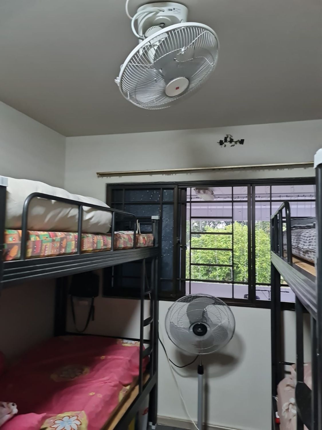 (Room Sharing) Pioneer MRT Common Room