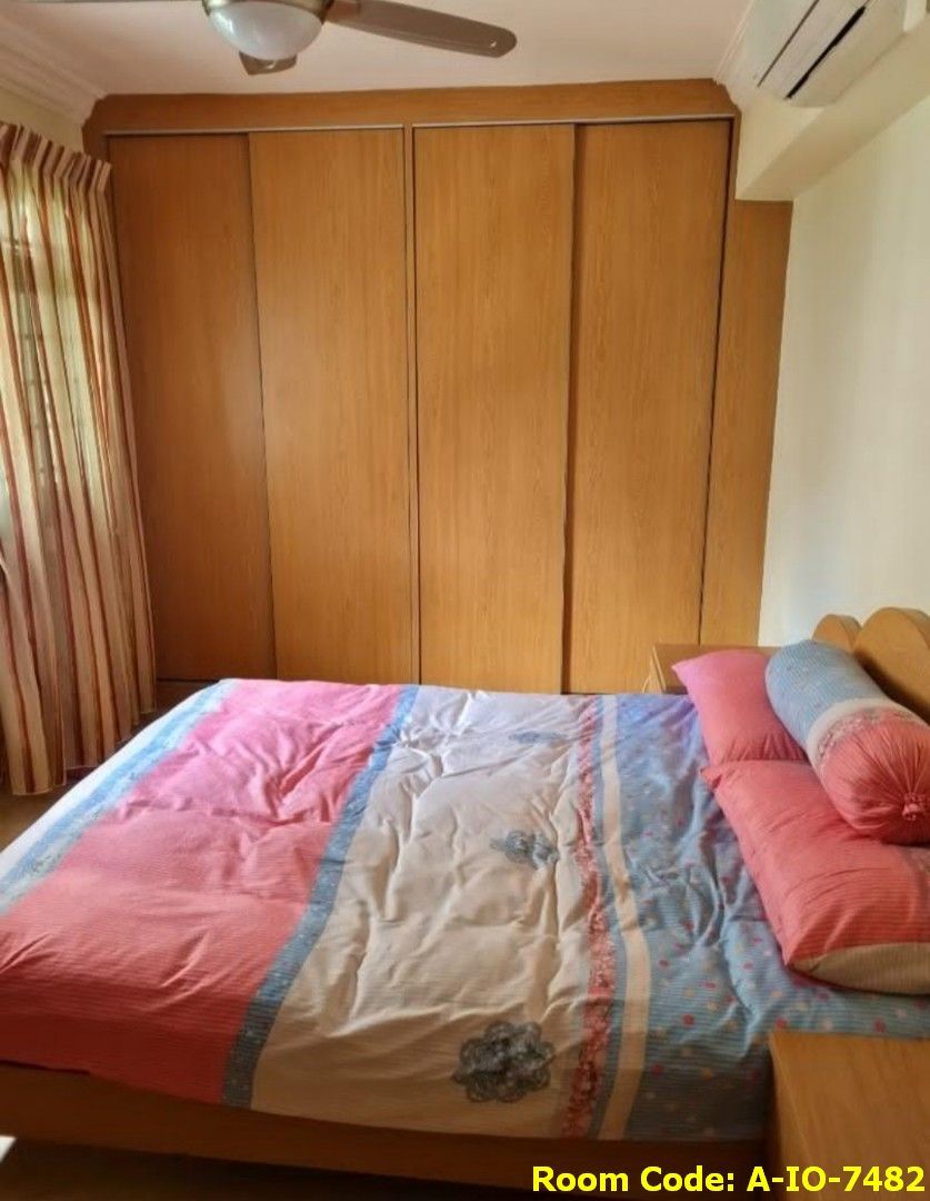 Boon Lay MRT Master Room