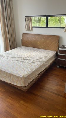 Yio Chu Kang MRT Common Room