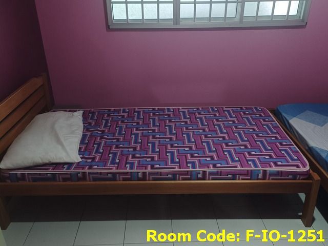 (Room Sharing) Yishun MRT Common Room