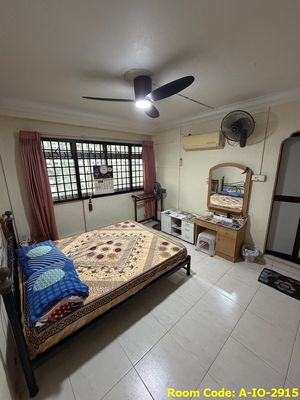 Yew Tee MRT Master Room