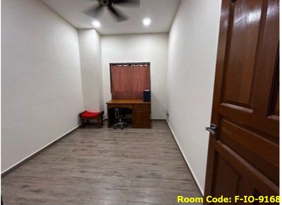 Ang Mo Kio MRT Common Room