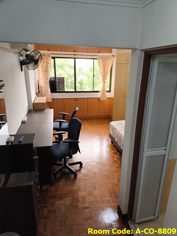 Jurong East MRT Master Room