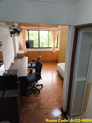 Jurong East MRT Master Room