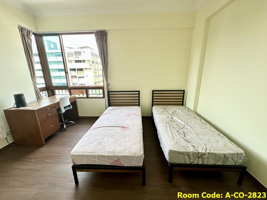 Simei MRT Master Room