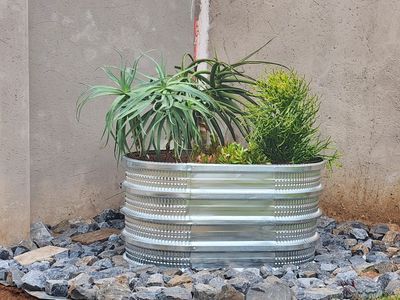 Galvanized Garden Planter Box - Small 1350x800x700