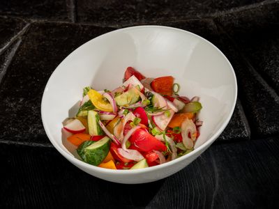 Салат овощной свежий